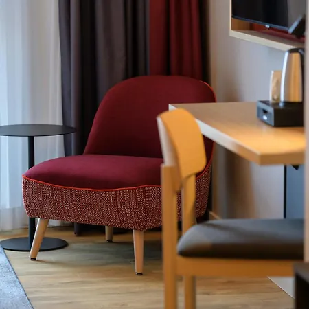 Intercityhotel Otel 3*