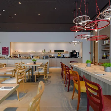 Intercityhotel Hotel 3*