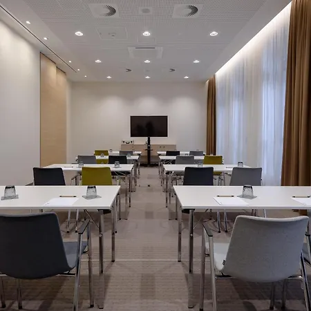 Hotel Intercityhotel 3*