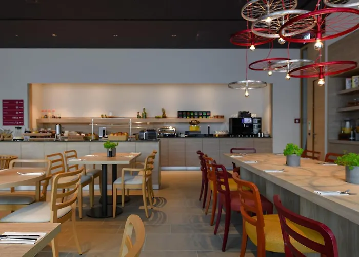 Intercityhotel Hotel 3*