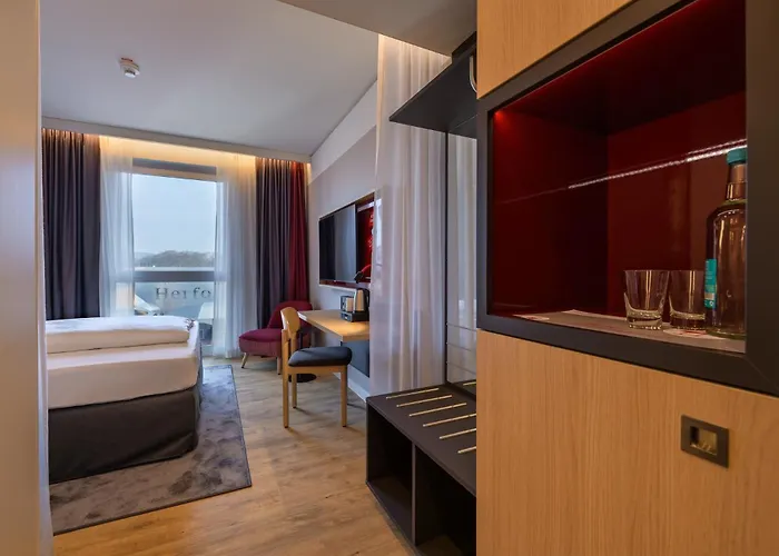 Intercityhotel Hotel 3*