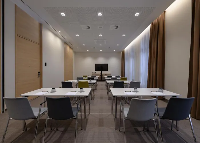 Hotel Intercityhotel 3*